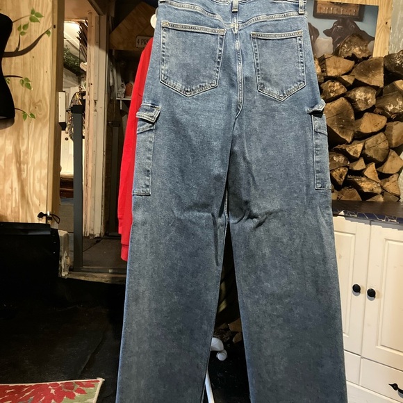 Women's GAP Blue Cargo Jeans wideleg. NWOT - Picture 3 of 5